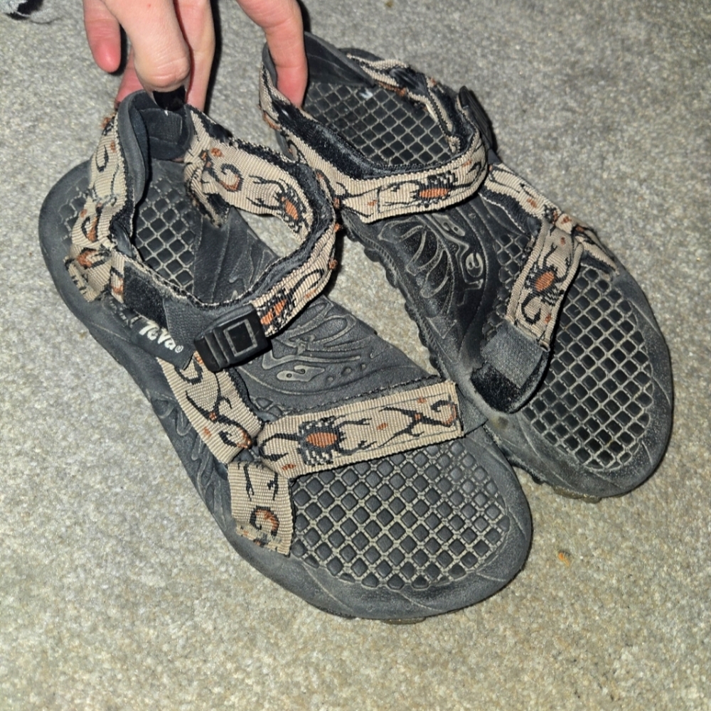 Teva Sandals womens size 7 Scorpion Print
